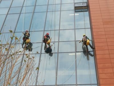 佛山玻璃幕墙外墙清洗，佛山玻璃幕墙翻新